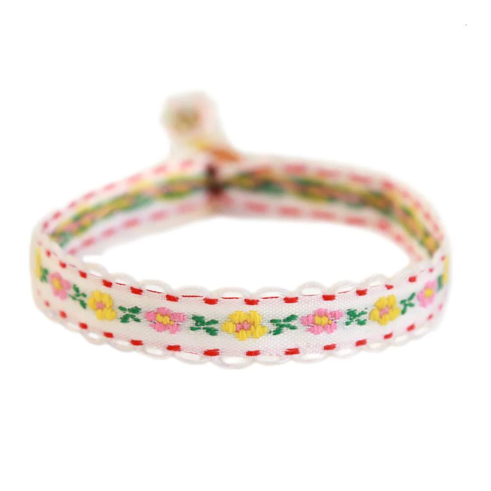 Pulsera Tejida Flor De Algodón Blanca